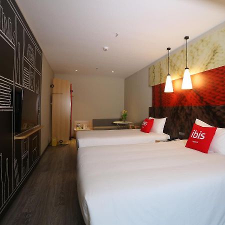 Ibis Haikou Injoy Plaza Hotel Bagian luar foto