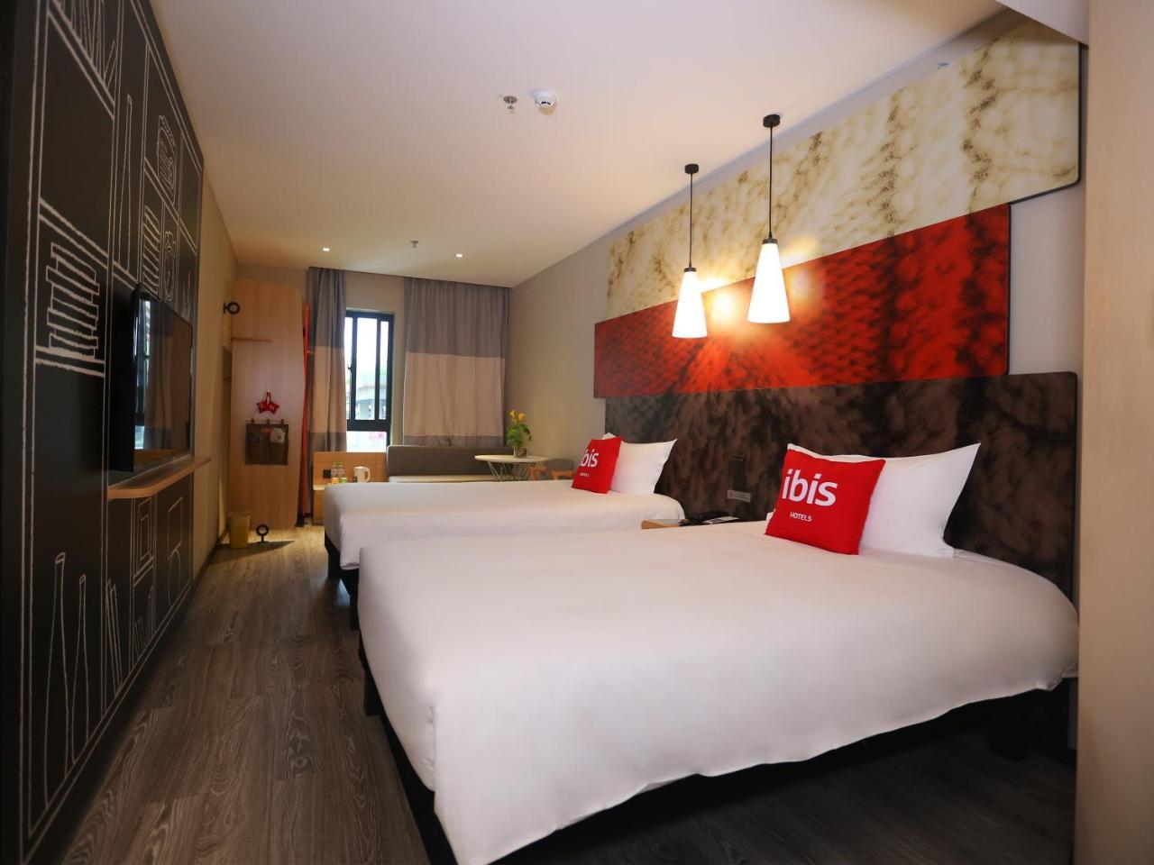 Ibis Haikou Injoy Plaza Hotel Bagian luar foto