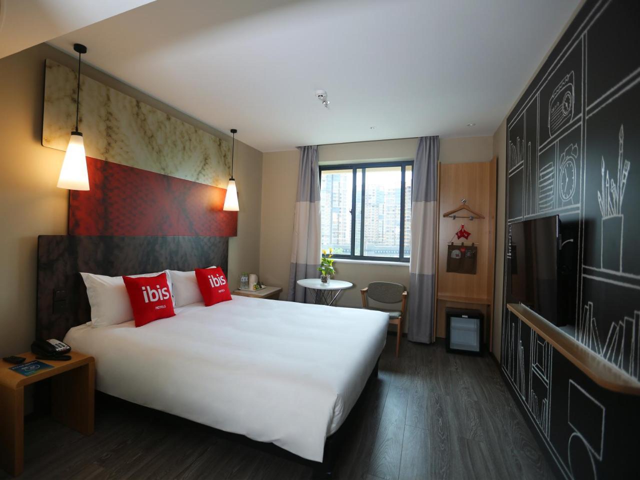 Ibis Haikou Injoy Plaza Hotel Bagian luar foto