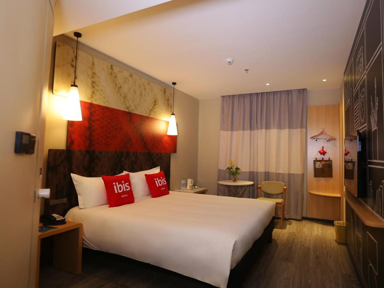 Ibis Haikou Injoy Plaza Hotel Bagian luar foto