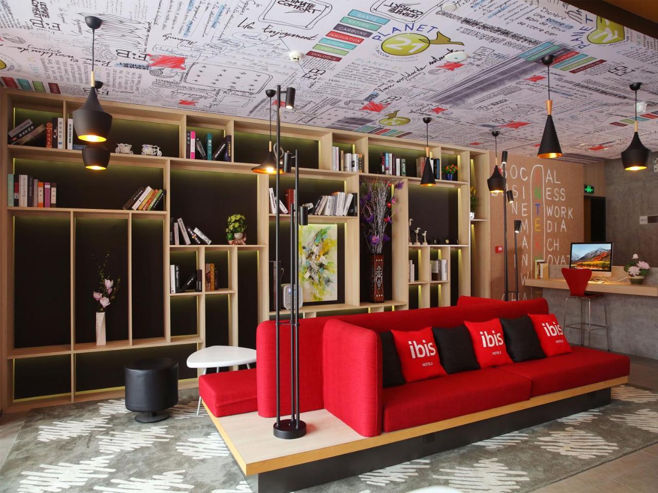Ibis Haikou Injoy Plaza Hotel Bagian luar foto