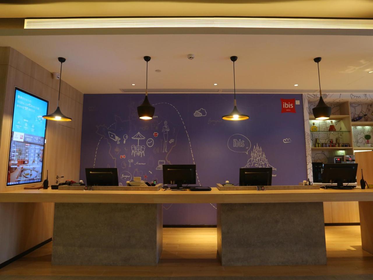 Ibis Haikou Injoy Plaza Hotel Bagian luar foto