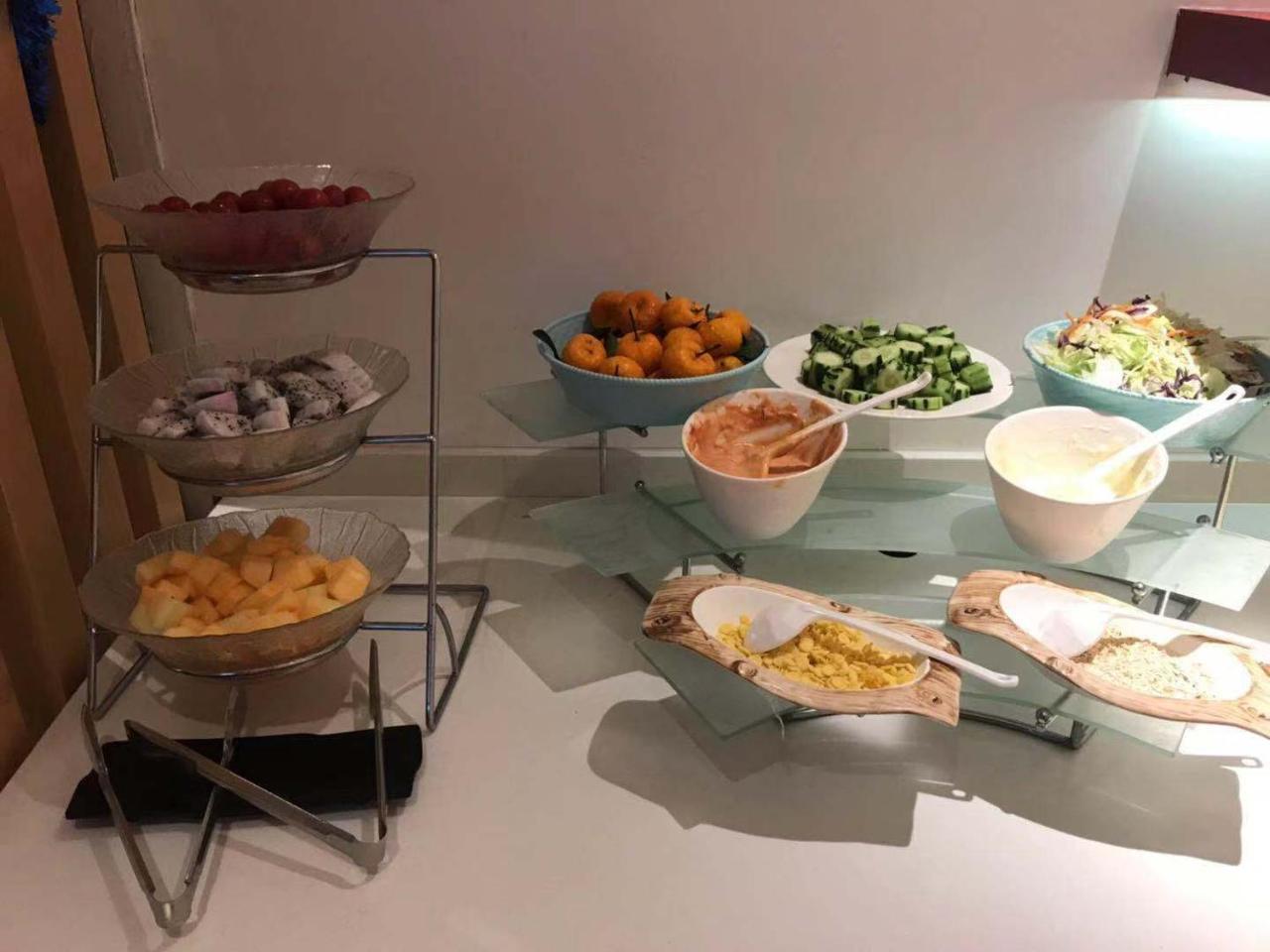 Ibis Haikou Injoy Plaza Hotel Bagian luar foto