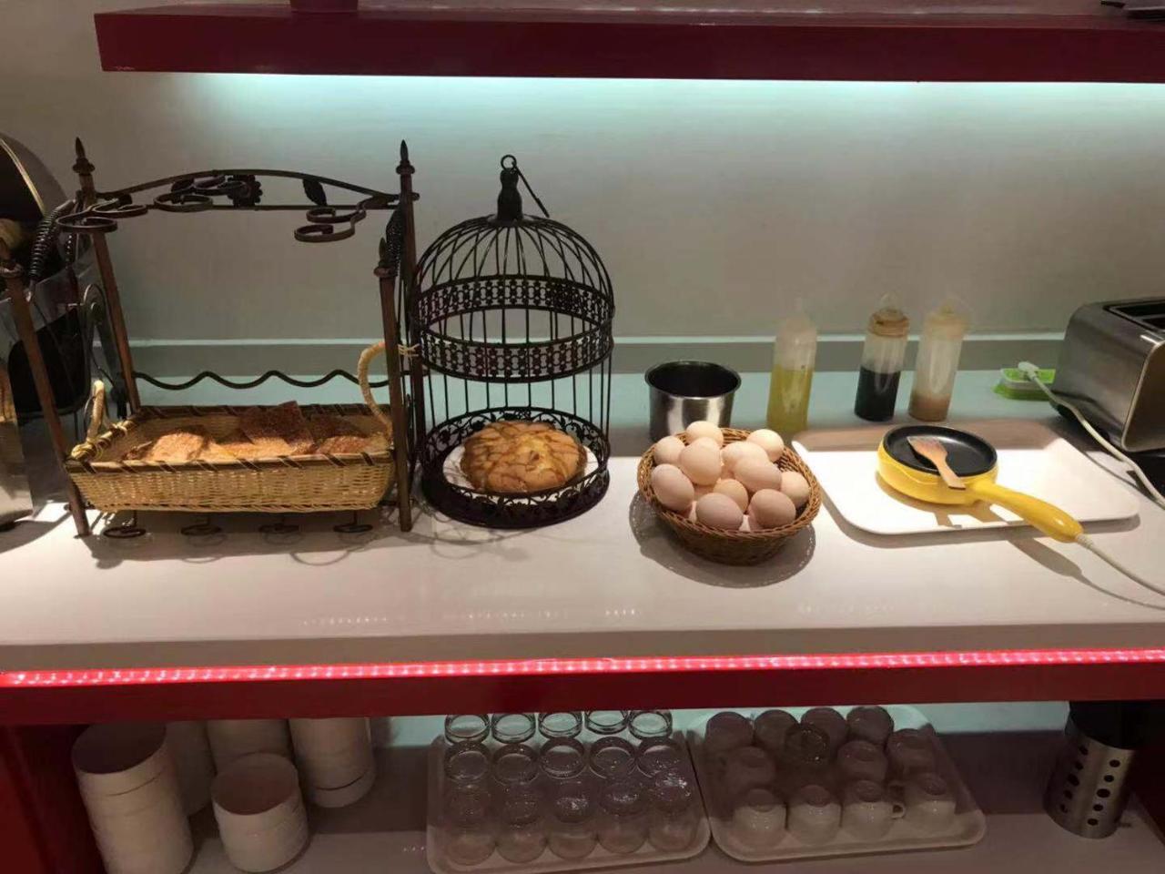 Ibis Haikou Injoy Plaza Hotel Bagian luar foto