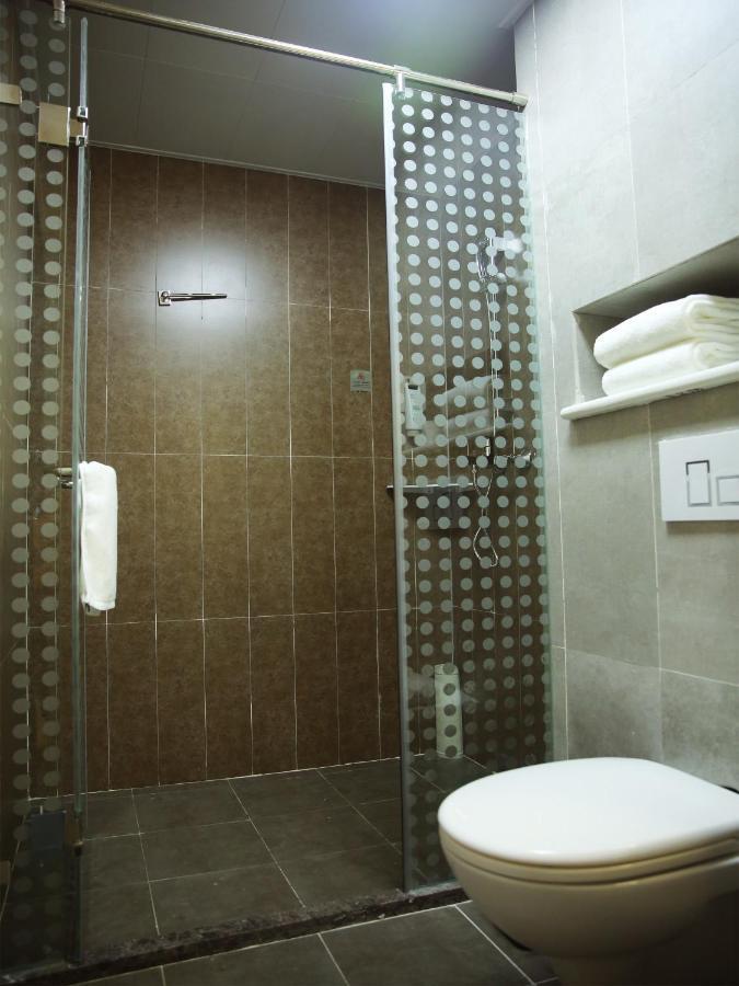 Ibis Haikou Injoy Plaza Hotel Bagian luar foto
